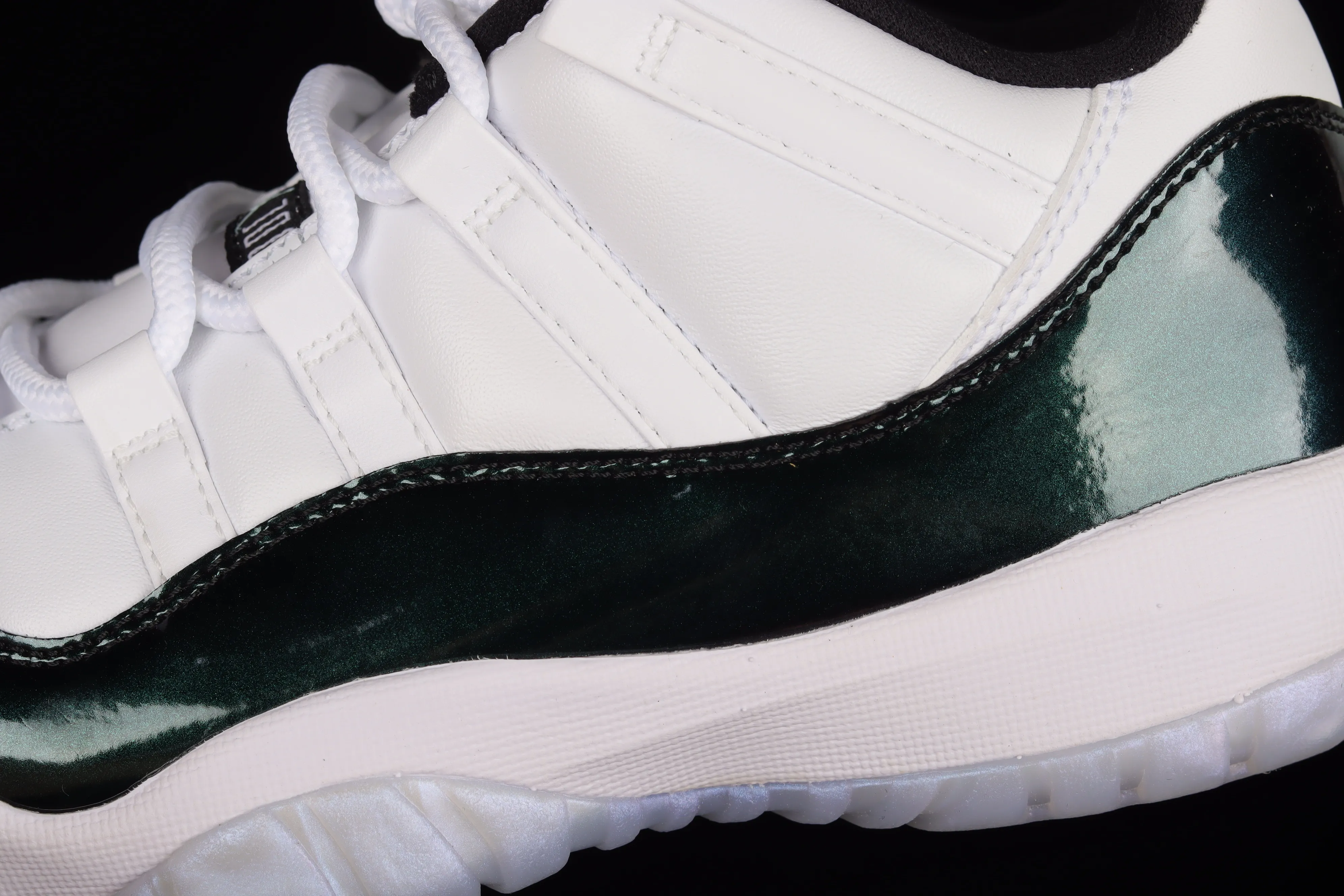 All categories Air Jordan Jordan series basketball shoes Air Jordan 11 F version Air Jordan 11 Low "Emerald" AJ11 Joe 11 Easter Chameleon Top layer genuine carbon 528895-145
